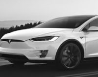 В электромобилях Tesla нашли опасный дефект