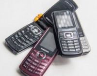 Эксперты назвали пять преимуществ кнопочных телефонов над современными смартфонами
