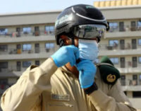 Полиция в трех странах уже использует шлемы, которые сканируют температуру людей