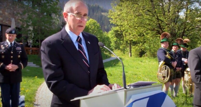 lkrbrkkf4awjm2tqhetd4xtc5iimr2cldpxa7gz3-8319583