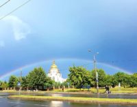 Двойная радуга и затопленные улицы: последствия первого летнего ливня в Запорожье, — ФОТО, ВИДЕО