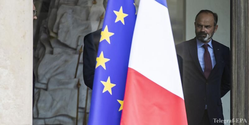 french-president-macron-meets-presidents-of-senate-parliament-and-cese