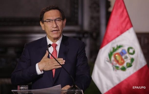 В Перу парламент проголосовал за импичмент президента