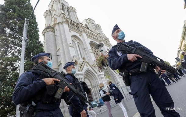 Во Франции заявили о новой попытке теракта возле церкви