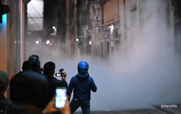 Во Флоренции протестовали против карантина, есть задержанные
