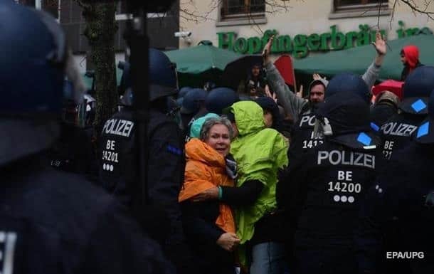 Протесты в Берлине: задержаны более 350 человек