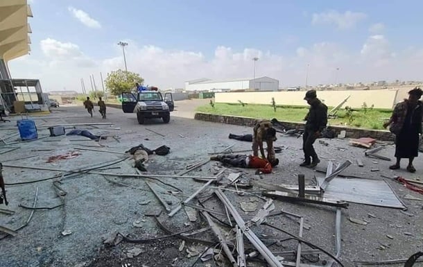 В Йемене у президентского дворца прогремел взрыв