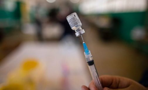 Жителей Днепропетровщины начали вакцинировать по почте: подробности