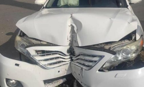 Смятая машина и «снесенный» столб: в Харькове столкнулись два автомобиля «Toyota», — ФОТО