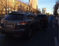 В центре Запорожья Mazda CX-9 врезалась в BMW X5 — один из водителей был пьяным