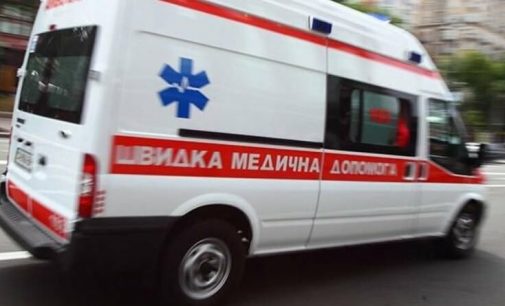 В Запорожье “скорая” госпитализировала 20-летнего мужчину, ранившего себя ножом
