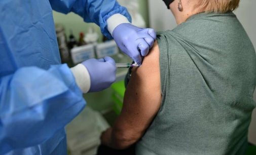 На Харьковщине за последние сутки более 12 тысяч жителей сделали прививку от коронавируса