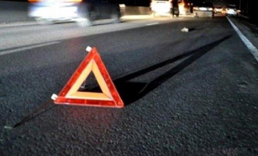 На трассе в Харьковской области «Volkswagen» сбил пешехода: мужчина погиб на месте