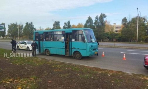 В Харькове полиция остановила маршрутку с пассажирами: водитель нарушал правила карантина, — ФОТО