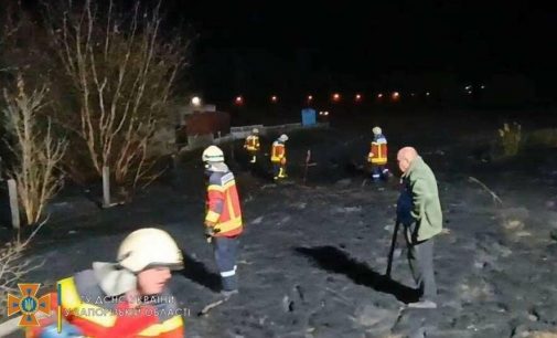 В Запорожье 22 спасателя тушили пожар на Хортице, — ФОТО