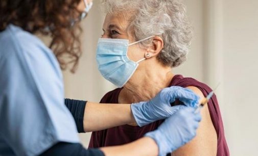 В Харьковской области пенсионеры могут вакцинироваться от COVID-19 в отделениях «Укрпочты», — ГРАФИК