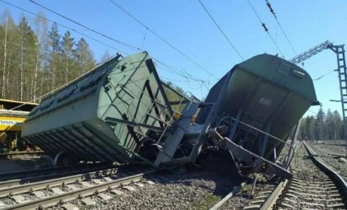 Поезд Одесса — Киев задерживается из-за схода вагонов