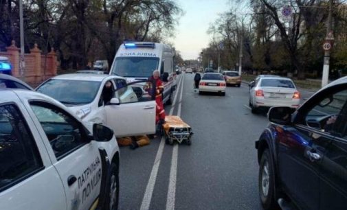 Вылетел на встречку: в Одессе 71-летний водитель в результате ДТП попал в больницу, — ФОТО