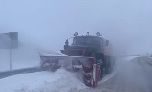 На дороги Днепра и области вывезли спецмашину с танковым двигателем, — ВИДЕО