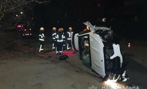 В Мелитополе произошло смертельное ДТП: пьяный водитель “Mercedes” сбил мужчину, занимавшегося буксировкой автомобиля