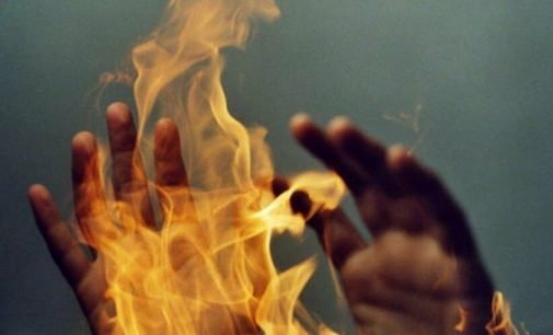 В Харькове мужчина из-за семейной ссоры пытался сжечь себя заживо, — ВИДЕО