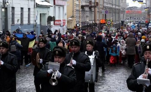 Массовое шествие, военный оркестр и колядки: в центре Харькова прошел «Вертеп-фест», — ВИДЕО