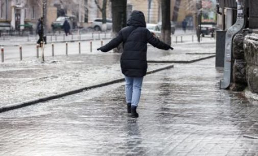 В Одесі та області 13 грудня можлива ожеледь та налипання мокрого снігу