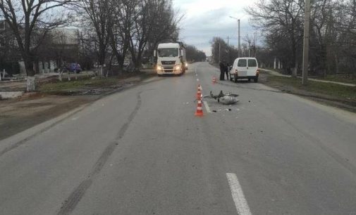 В Одеській області велосипедист пішов на лобовий таран з фурою, — ФОТО