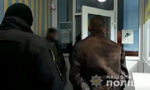 Суд відправив за грати мешканця Одещини, який зарізав знайомого під час застілля