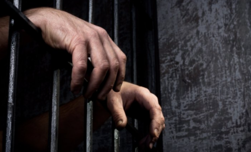 Грабіжник зірвав з одеситки ланцюжок на очах у двох її маленьких дітей