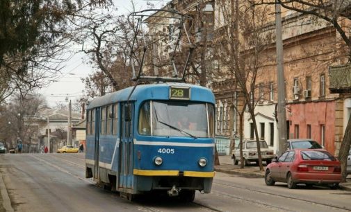 В Одесі через падіння дерев зупинилися деякі трамваї