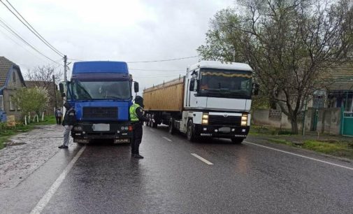 В Одеській області вантажівка наїхала на 81-річного чоловіка, — ФОТО