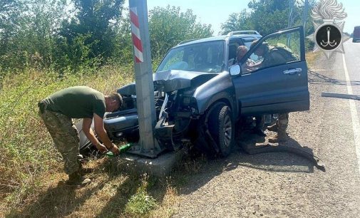 Гвардійці на Одещині допомогли чоловіку, який через спеку потрапив у ДТП, — ФОТО