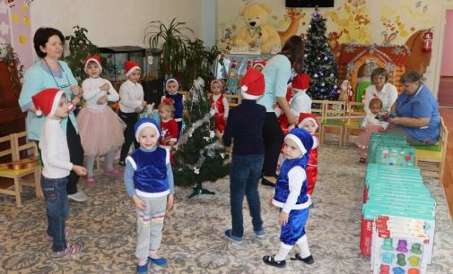 В одеських Будинках дитини малюків привітали з Днем Святого Миколая