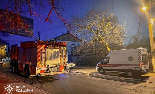 Коротке замикання: одеські вогнеборці врятували від вогню житлову квартиру, — ФОТО