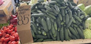 Полуниця, молода картопля, зелень: скільки на одеському Привозі коштують овочі та фрукти, – ФОТО