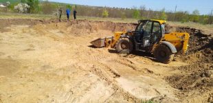 Двох жителів Одещини викрили під час незаконного видобутку піску, — ФОТО