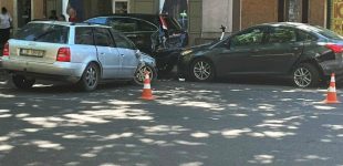 Постраждала дитина: в Одесі Audi протаранила припарковані авто, — ФОТО