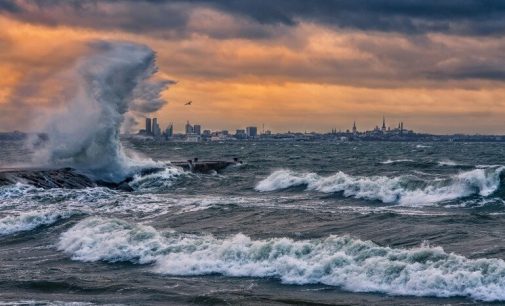 Гроза та шквальний вітер: на завтра в Одесі оголосили штормове попередження