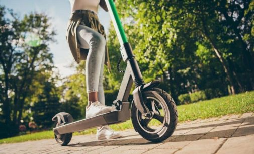 В Одесі з тротуарів та узбіч приберуть електросамокати