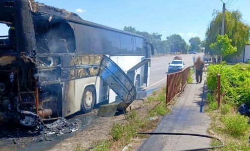 Під Одесою загорівся автобус з 39 пасажирами