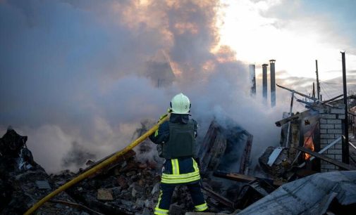 У результаті ракетного удару по Одещині спалахнули житлові будинки, постраждав підліток