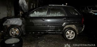 В Одесі затримали двох дівчат, які палили автомобілі: їм загрожує до 10 років ув’язнення