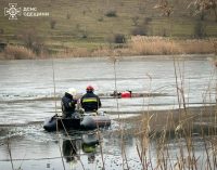 В Одеській області з-під криги врятували рибалку