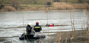 В Одеській області з-під криги врятували рибалку