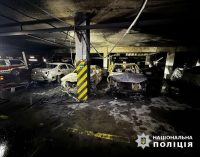 Спалив декілька автівок в Одесі на паркінгу: поліція затримала палія, — ФОТО, ВІДЕО