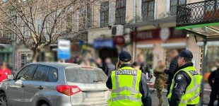 Поліцейські встановлюють обставини вбивства чоловіка в центрі Одеси