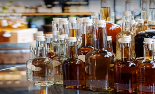 Літри спирту без ліцензії: на Одещині викрили підпільного торговця алкоголем