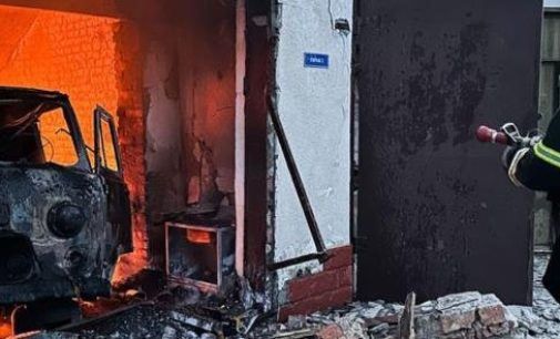 Обстріл Одещини: горіли станція швидкої допомоги та житловий будинок, — ФОТО