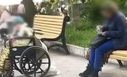 Одеситка змушувала стареньку матір жебракувати на ланцюгу, — ФОТО, ВІДЕО